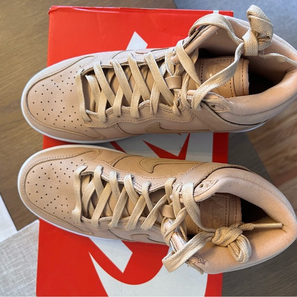 Nike Men’s High-Top Sneakers in Light Tan Vanchetta Tan - Picture 10 of 16